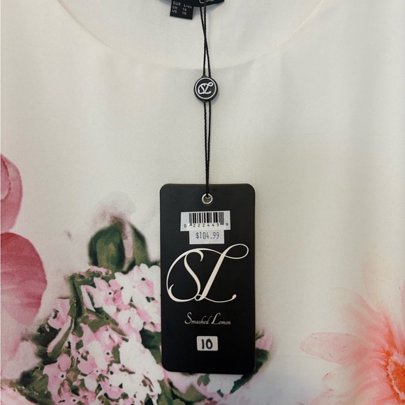 NWT Smashed Lemon Woman’s sz 10 Floral Short Sleeve Dress - Picture 2 of 3